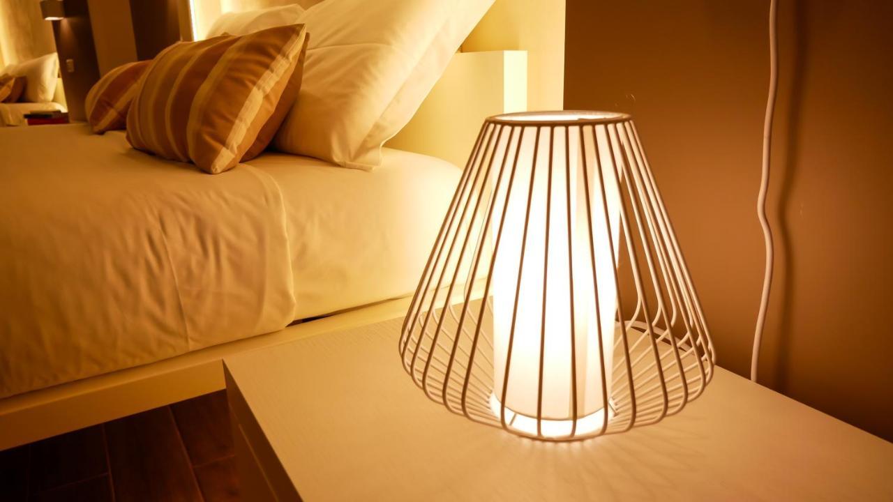 La Banchina Holiday Rooms Trani Bagian luar foto