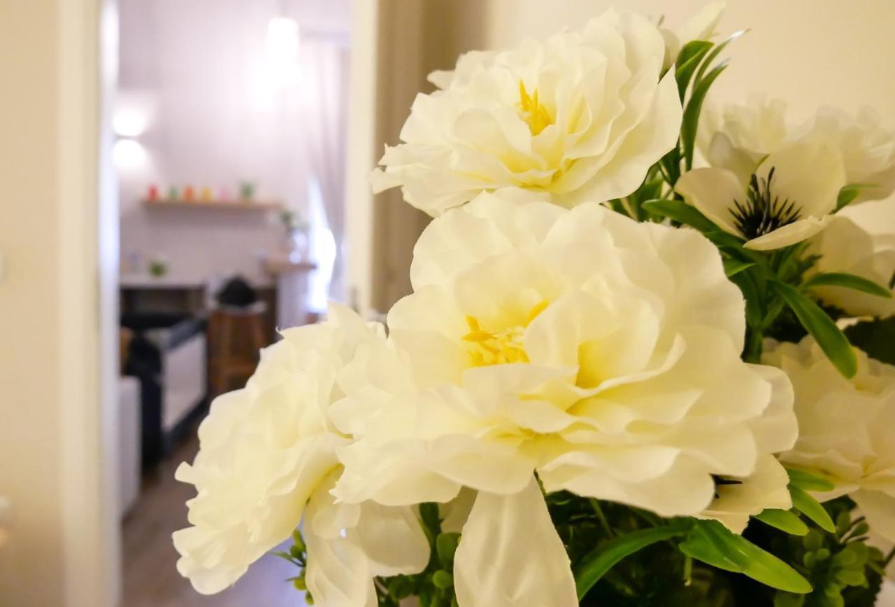 La Banchina Holiday Rooms Trani Bagian luar foto