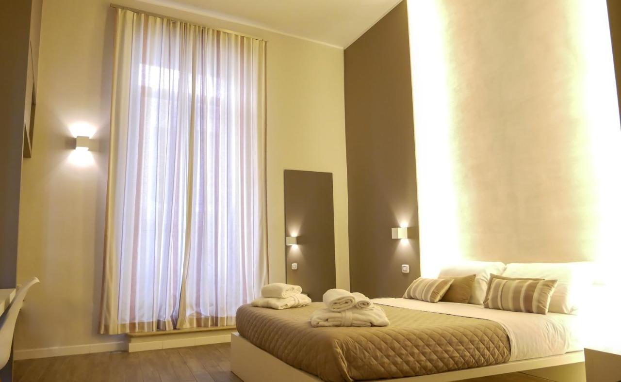 La Banchina Holiday Rooms Trani Bagian luar foto