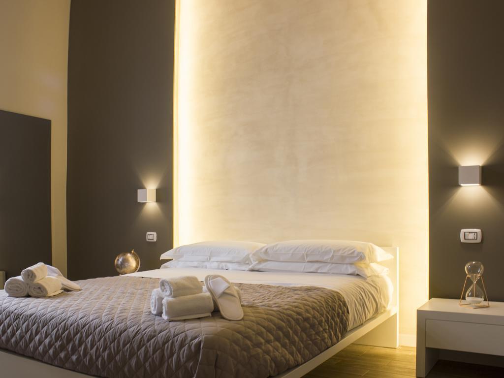 La Banchina Holiday Rooms Trani Bagian luar foto