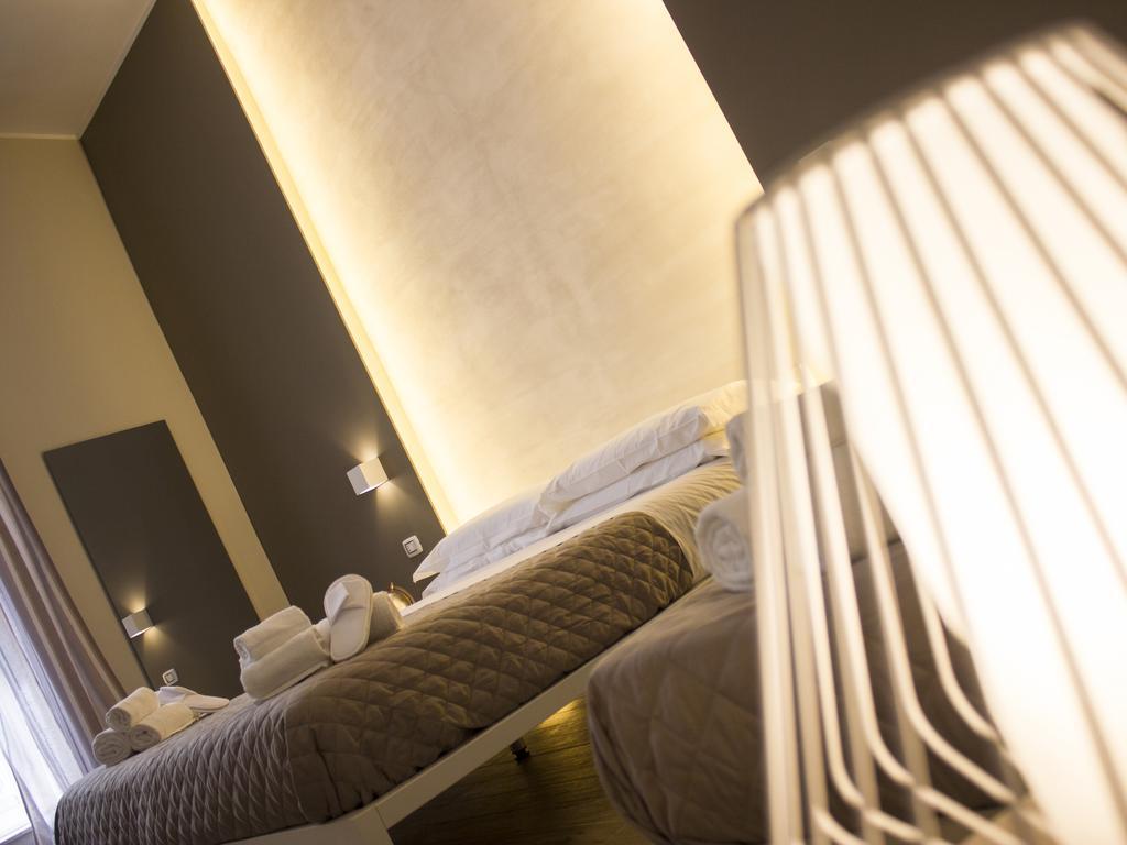 La Banchina Holiday Rooms Trani Bagian luar foto