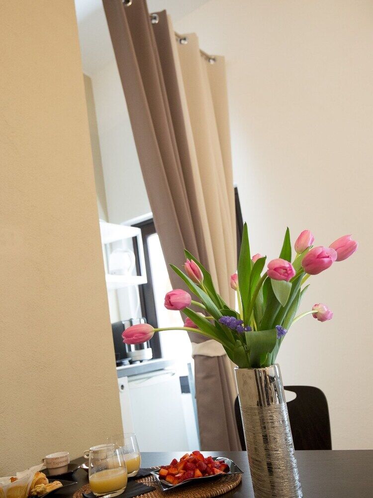 La Banchina Holiday Rooms Trani Bagian luar foto