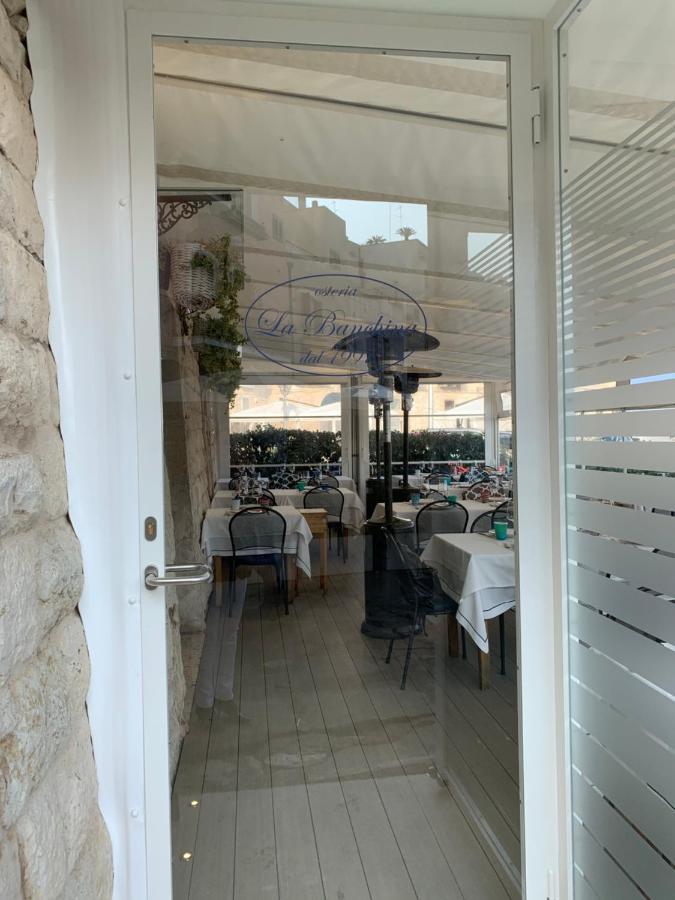 La Banchina Holiday Rooms Trani Bagian luar foto